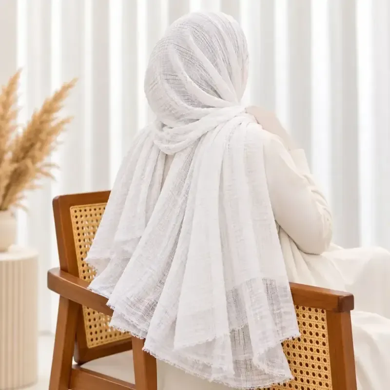 شال ساده نخی مدل حصیری سفید رنگ قواره 175 در 77 سانتیمتر